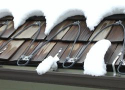 Как избавится от сосулек на крыше?